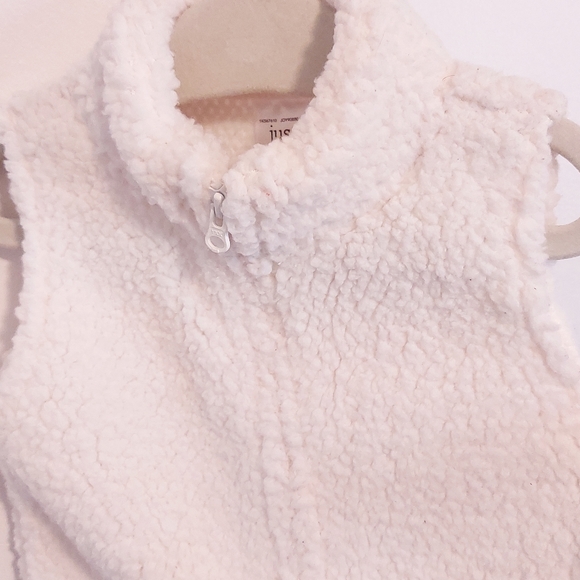 Carter's Baby Girl Ivory Off White Extra Furry Sherpa Outerwear Zipper Vest 6M - Picture 4 of 9